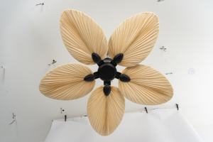 Ventilador eléctrico ECO de 52 pulgadas con 5 aspas grandes, estilo del Sudeste Asiático para hogares, ventiladores de techo con motor de CC sin luz - Product Image 3