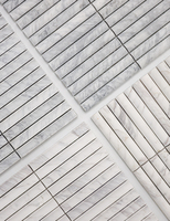 Panneau concave YDSTONE Carreaux de dalle de marbre cannelé blanc de Carrare Marbre naturel poli pour la décoration intérieure et l'utilisation du sol