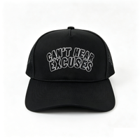 Casquette Trucker en Maille Performance avec Logo Personnalisé – Broderie Couleur Unie Disponible en Plusieurs Couleurs Style Tendance et Formel