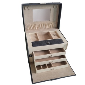 Boîte de rangement pour bijoux en cuir gris carré, boîte d'emballage en cuir véritable Saffiano - Product Image 1