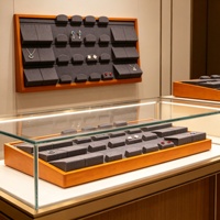 Présentoir à bijoux en bois massif pour bagues, colliers, bracelets et joncs, organisateur de rangement de luxe beige, accessoires de présentation pour diffusion en direct