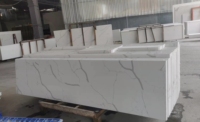 Plaques de surface solide en quartz artificiel, comptoirs en marbre, dessus de vanité et dessus de table en pierre artificielle Calacatta