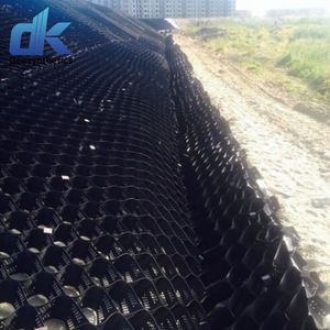 Paysage Roches Geocell Mur de soutènement Geocell Cheval Paddock Grille Texturé et Perforé HDPE Geocell Avec Prix <span class=keywords><strong>Pas</strong></span> <span class=keywords><strong>Cher</strong></span> - Product Image 5