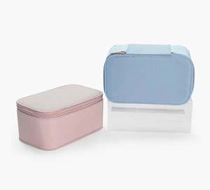 Étui Chic en PU avec Fermeture Éclair, Organisateur de Maquillage, Trousse de Beauté Chic, Boîte de Rangement pour Bijoux, Petite Trousse Cosmétique Style Femme, OEM Disponible - Product Image 3