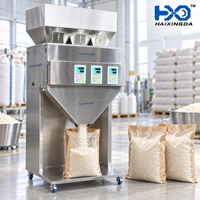 Machine de remplissage robuste à triple tête 5000g avec conception à triple trémie en acier inoxydable pour granulés, poudres et matériaux secs en vrac
