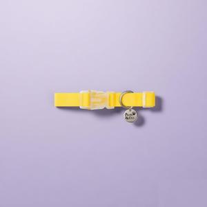 Collar para Perro de PVC Amarillo Premium Talla M, Moderno, Lujoso, Elegante, Simple, Duradero, Impermeable, con Patrón Sólido y Personalizado - Product Image 1