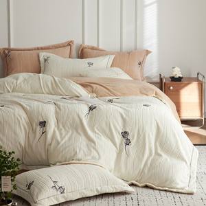 Parure de lit personnalisée de qualité supérieure pour l'automne et l'hiver, style moderne, trois/quatre pièces, 200 fils, garnissage en laine - Product Image 1
