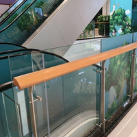 Accessoires d'escalier intérieurs : Raccord coudé pour main courante en bois, applicable aux hôtels, centres commerciaux et rampes en verre.