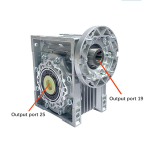 El Reductor de Engranajes Silver RV30 con Brida 56B5 se Utiliza en la Automatización de Puertas y Portones Industriales para Fábricas - Product Image 4