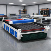 Découpeuse laser grand format pour tissus textiles 1625 1825 avec chargeur motorisé pour la fabrication de tapis et de moquettes de décoration intérieure