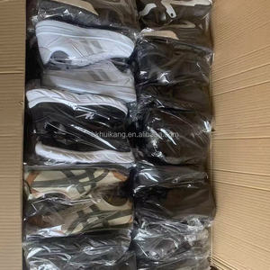 Chaussures de course pour hommes en vente chaude, antidérapantes, résistantes à l'usure, baskets en tissu maillé, semelle extérieure en PVC, fermeture à enfiler, confort toutes saisons - Product Image 1