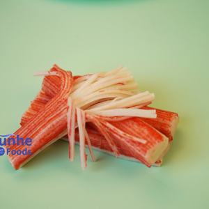 Suministro al por mayor OEM: Palitos de imitación de cangrejo IQF congelados premium, dorados, semiblandos, listos para comer, en caja para Hot Pot/Steamboat - Product Image 1