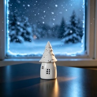 Figurine lumineuse LED en forme de maison de village enneigée avec découpes de fenêtres, veilleuse décorative de Noël festive pour chambre et étagère