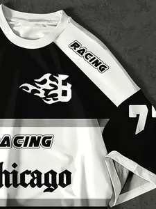 T-Shirt Sportiva Casual da Uomo con Stampa 'Chicago '86' in Poliestere Traspirante e Anti-Pilling Vestibilità Comoda e Rilassata - Product Image 3