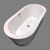Baignoire autoportante moderne en acrylique blanc avec fonction bain à remous, design portable pour hôtels et salles de bain, avec drain inclus