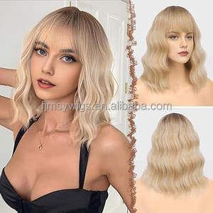 Nuova <span class=keywords><strong>Parrucca</strong></span> Corta Bob Bionda Naturale con Frangia, Stratificata, Ondulata, Resistente al Calore, Sintetica per Donne, con Attaccatura Naturale - Product Image 2