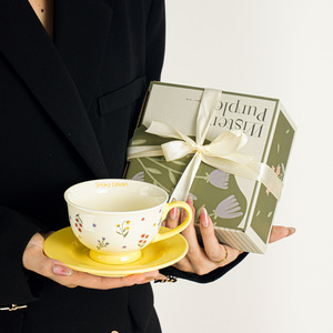 Juego <span class=keywords><strong>de</strong></span> Taza y Plato <span class=keywords><strong>de</strong></span> Café <span class=keywords><strong>de</strong></span> Cerámica <span class=keywords><strong>de</strong></span> Lujo, Ideal como Regalo <span class=keywords><strong>de</strong></span> Cumpleaños <span class=keywords><strong>para</strong></span> Chicas o como Regalo <span class=keywords><strong>para</strong></span> Recién Casadas - Product Image 2