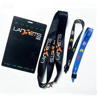 Badges d'identification en plastique personnalisés en gros, couleur pleine, cartes PVC VIP avec logo et cordon