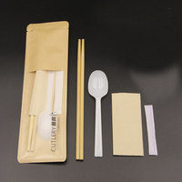 Baguettes en bambou emballées dans du papier kraft brun biodégradable, cuillère en plastique jetable, écologique, moderne, emballage personnalisé
