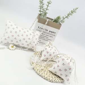 Bolsa de Algodón con Diseño de Flores Pequeñas Personalizada, Mediana, Sorprendentemente Suave y Cómoda, Diseño Local, para Joyería - Product Image 2