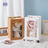 Sac cadeau en papier kraft recyclable avec logo personnalisé, fenêtre transparente et motif floral imprimé pour la Saint-Valentin