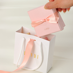 Emballage cadeau simple et élégant, pochette à bijoux et insert pour carte, sacs à bijoux, boîtes à bijoux avec pochettes - Product Image 1