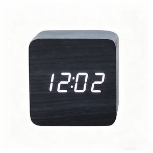 Reloj de Mesa Inteligente LED de Madera con Pantalla Digital de Hora, Luz Nocturna y Alarma para Dormitorio, Hogar u Oficina - Product Image 4