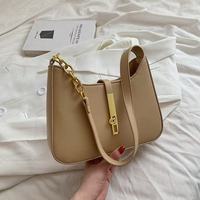 Sac bandoulière de luxe pour femme, nouveau style designer, collection 2026, très tendance, polyvalent, en polyester et cuir, sac à main porté épaule ou sous le bras