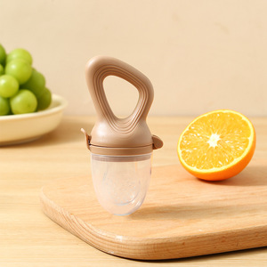 Alimentador y <span class=keywords><strong>Mordedor</strong></span> de Frutas para Bebés al por Mayor, Chupete de Silicona 2 en 1 con Bolsa de Malla, <span class=keywords><strong>Precio</strong></span> de Fábrica, OEM/ODM Personalizado - Product Image 2