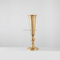 Nouvelle Arrivée : Vase à Fleurs Trompette Doré, Socle Métallique Texturé Diamant, Centre de Table pour Mariage de Luxe et Banquet