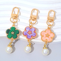 Porte-clés Charme Fleur Blanche Rose en Métal Plaqué Or avec Diamants et Perles, Pendentif Floral pour Sac d'Écouteurs, Accessoires de Porte-clés Mignons