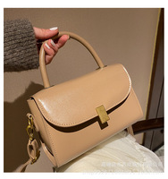 Sac à bandoulière tendance pour femme en cuir imperméable, sac à main simple et petit format carré, sac porté épaule ou croisé