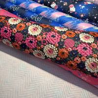 Tissu matelassé à motifs vagues florales lumineuses et colorées, gaufré par ultrasons, plissé et brodé, pour sacs