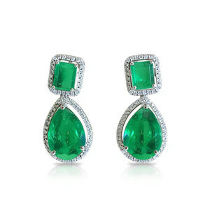 Orecchini Pendenti E2133 con Gemma Verde, Taglio Smeraldo a Goccia, Montatura a Castone, Gioielli Classici da Donna - Product Image 1