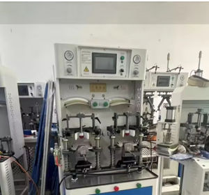 Chaussures de sport pour hommes et femmes Machine de moulage supérieur Double station chaude froide Chaussure informatisée Moteur de mise en forme supérieure comme composant principal - Product Image 3