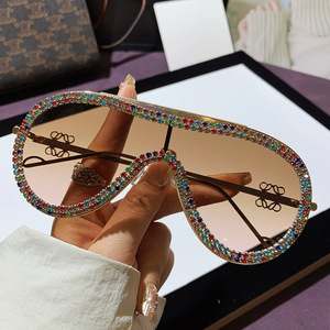 Übergroße Metall <span class=keywords><strong>Pilot</strong></span> Diamant Sonnenbrille Frauen Marken designer Sonnenbrille Vintage Big Frame One Piece Crystal Shades weiblich - Product Image 4