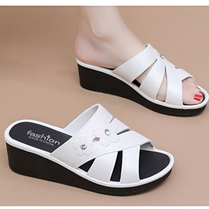 패션 트렌드 단색 중공 통기성 하이힐 여성 슬리퍼 슈퍼마켓 스톨 대량 캐주얼 엄마 신발 도매 - Product Image 3