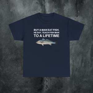 Camiseta con diseño de hombre comiendo pescado, camiseta divertida con meme, camiseta irónica y sarcástica - Product Image 2