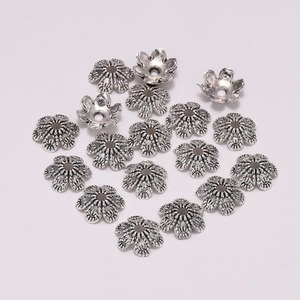 Cuentas espaciadoras de flor de seis pétalos en plata antigua para la fabricación de collares, paquete de 50 piezas. - Product Image 4