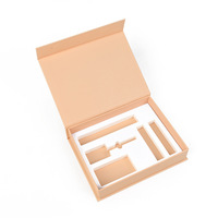Boîtes de rangement personnalisées pour kit de cils avec impression UV du logo, forme carrée beige-jaune, éponge à l'intérieur, emballage en carton pour cils