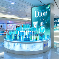 Produits de maquillage et de soin de la peau haut de gamme, système d'éclairage ambiant interne pour armoire centrale, zone d'affichage en verre dégradé