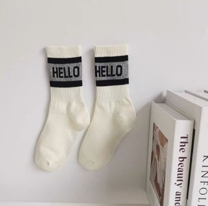 नमस्ते पत्र प्रिंट मध्य चालक दल के मोजे-100% सूती यूनिसेक्स फैशन मोजे पुरुषों के लिए सफेद धारीदार आकस्मिक मोजे - Product Image 4