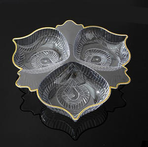 Vente en gros de plateau de bureau de salon en plastique de qualité alimentaire au design unique pour la maison plateau de rangement à <span class=keywords><strong>3</strong></span> <span class=keywords><strong>compartiments</strong></span> pour collations et fruits avec bord doré - Product Image 1