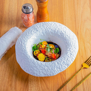 Nouvelles assiettes creuses en céramique en forme de chapeau de paille, bord blanc, pour salades, champignons, soupes et pâtes, idéales pour les fêtes - Product Image 5