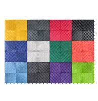 Dalles de sol de garage modulaires auto-drainantes personnalisables, dalles en plastique imperméables à emboîtement pour le lavage de voitures dans les parkings