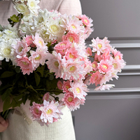 Chrysanthème artificiel coloré à longue tige, marguerite sauvage pour la décoration florale de mosquées et de fêtes