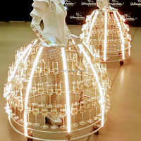 NIKA Party Events Idea Présentoir à champagne et à vin sur roulettes avec jupe élégante pour mariages et boîtes de nuit