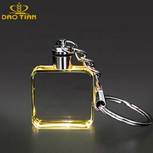 Cheap Wholesale K9 Blank Crystal Keychain 3d Laser Photo Frame LED Crystal Keychain Photo Frame Square for Wedding Gift