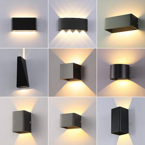 Hot Sale <b>Modern</b> Slim Black Metal Wall Sconce LED Light Indoor Hotel <b>Bedside</b> Decorative <b>Lamp</b> Black Wall <b>Lamp</b> - Product Image 2