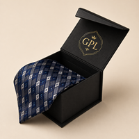 Emballage pliable magnétique en carton rigide noir recyclable avec logo personnalisé en relief pour vêtements, cosmétiques et chaussures